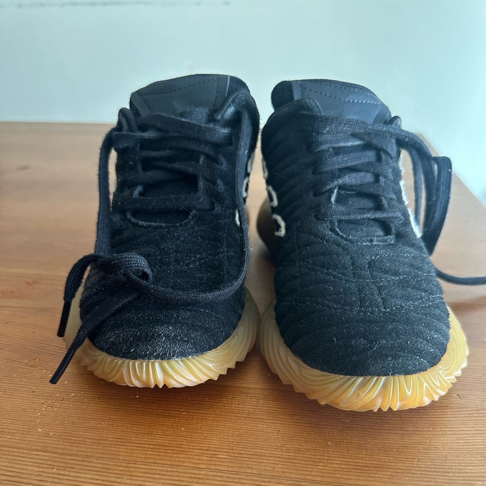 Adidas. Sobakov Black White Gum